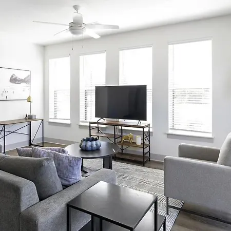Landing At The Gallery - 2 Bedrooms In Huntsville